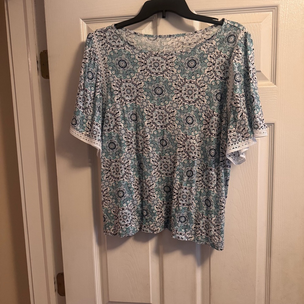LOFT Blue & Teal Medallion Print Top | Lace Trim Sleeve | Size L